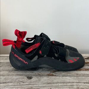 La Sportiva Men’s Climbing Shoes - Black and Red EU 44 / US M 10.5 / US W 11.5